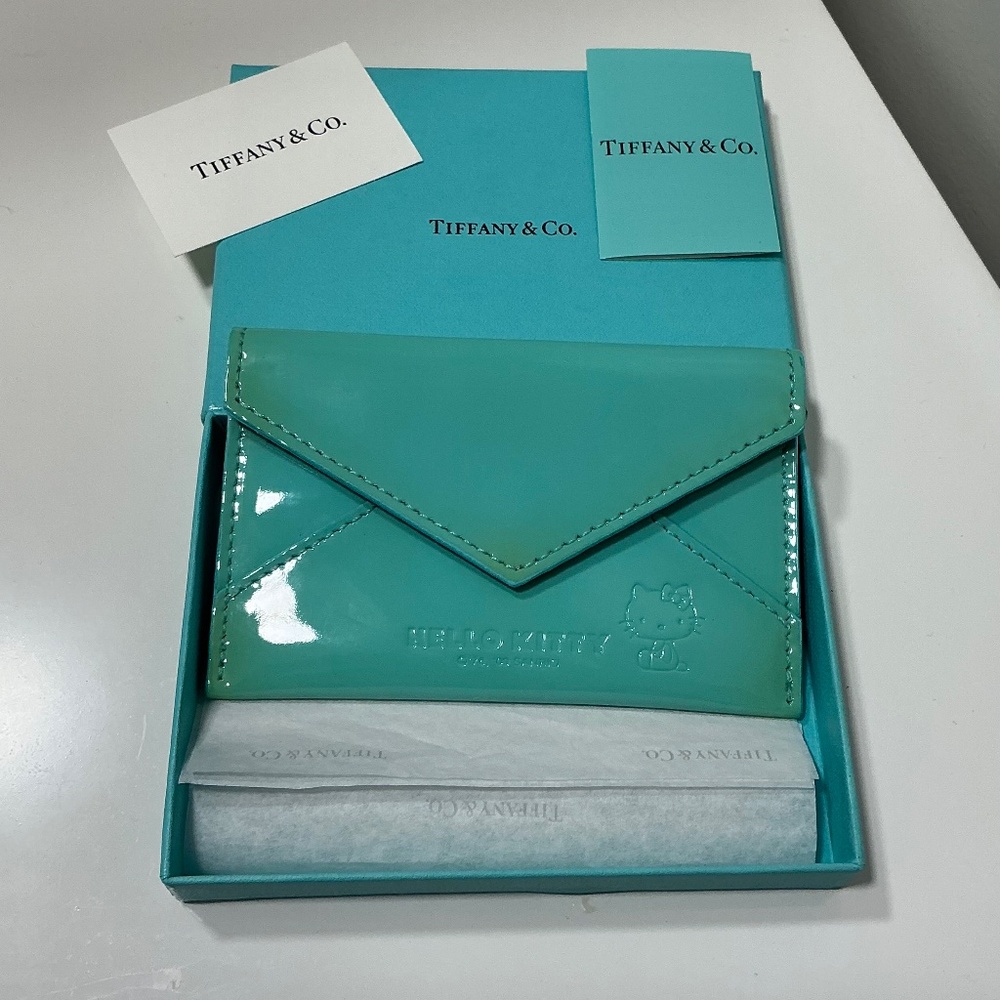 RARE Tiffany Hello Kitty collab patent leather card/coin case
